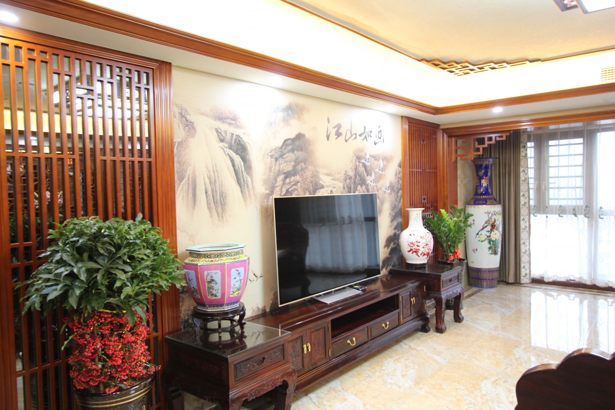 綿陽(yáng)市富臨陽(yáng)光新城新中式風(fēng)格五居室裝修案例